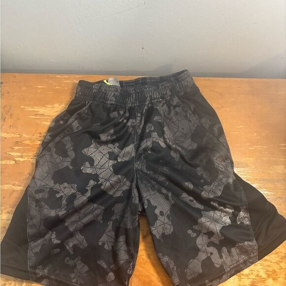 Champion Kids Gray and Black Shorts bundle size 6/7 EUC 4 pieces bundle - Picture 3 of 8